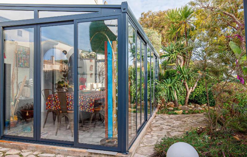 Awesome Home In Six-Fours-Les-Plages - image 28