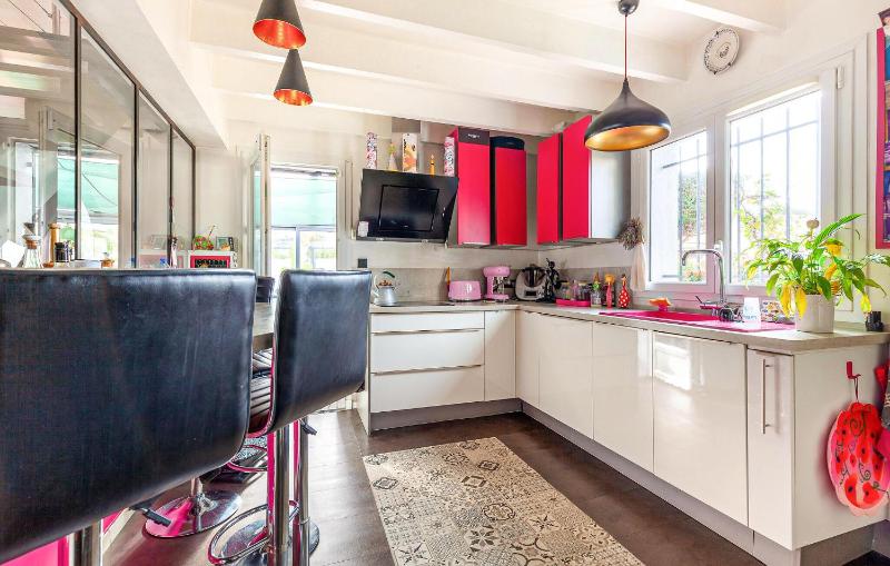 Awesome Home In Six-Fours-Les-Plages - image 29