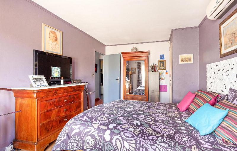 Awesome Home In Six-Fours-Les-Plages - image 21