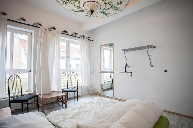 Double Room with Shared Bathroom image 4