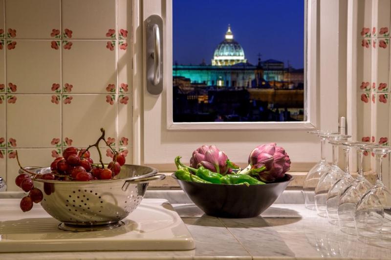 The Inn at the Spanish Steps Luxury Collection - Honeymoon Suite - image 3
