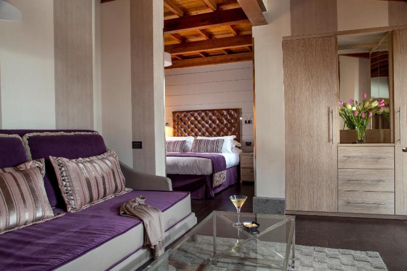 The Inn at the Spanish Steps Luxury Collection - Honeymoon Suite - image 4