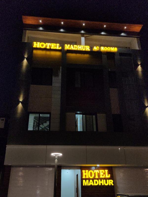 Hotel Madhur Ahmedabad - image 5