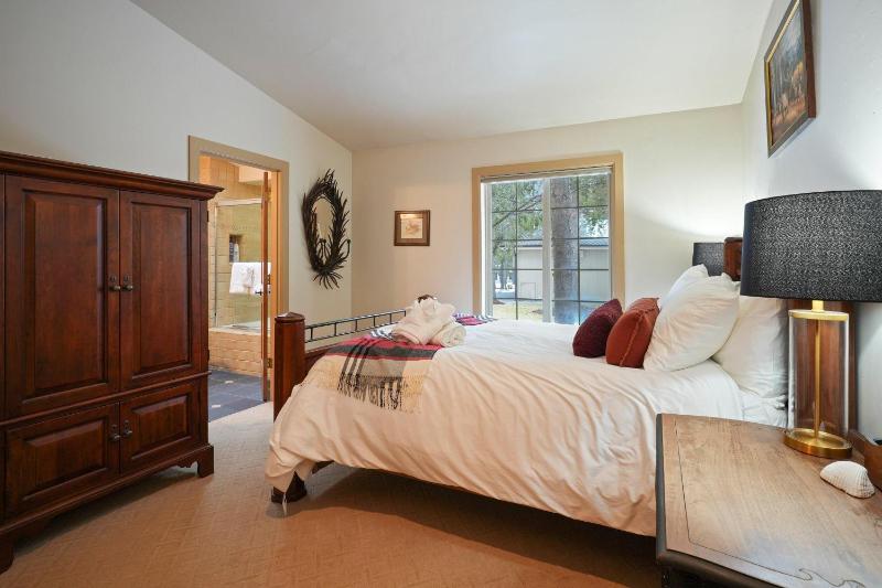 20 Red Cedar - image 38