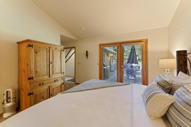 37 Kinglet - image 27