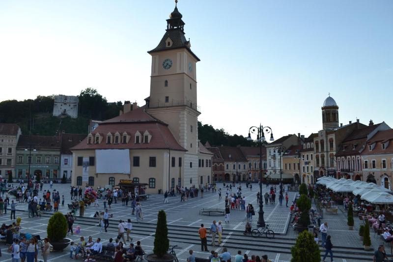 Double Room with view towards Piata Sfatului image 3