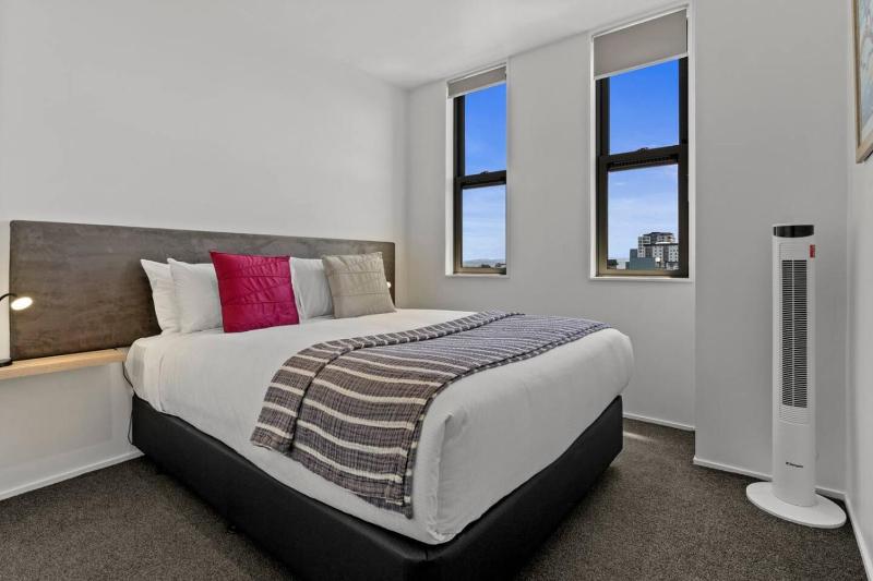 Iconic Skyline Modern Abode with Free Parking - image 3