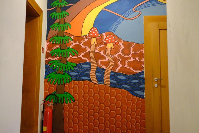 Wild Elephants Hostel - image 9
