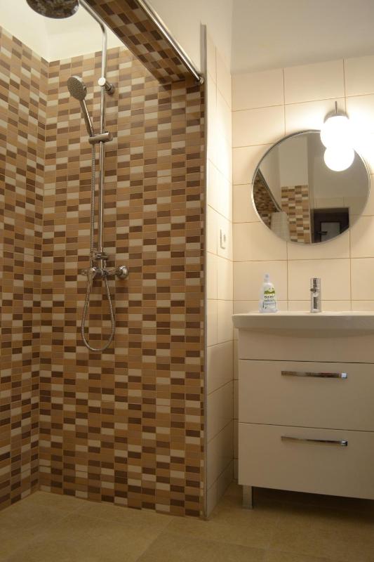 Economy Double Room without view  image 3