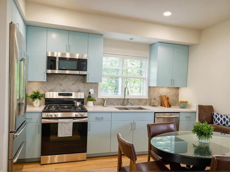 Hollywood Living 3 to 5 BR Townhomes ENTIRE HOME just for you - image 16