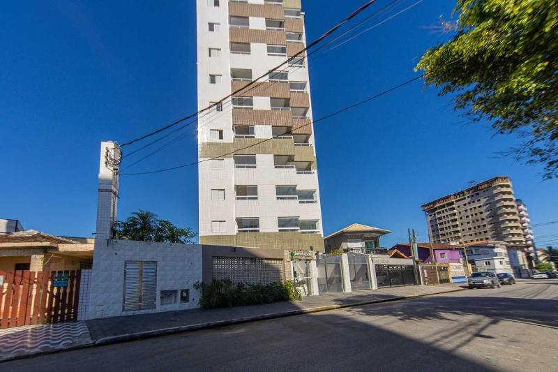 Apto com Ar e 2 Dorm na Vila Mirim perto da Praia - image 7