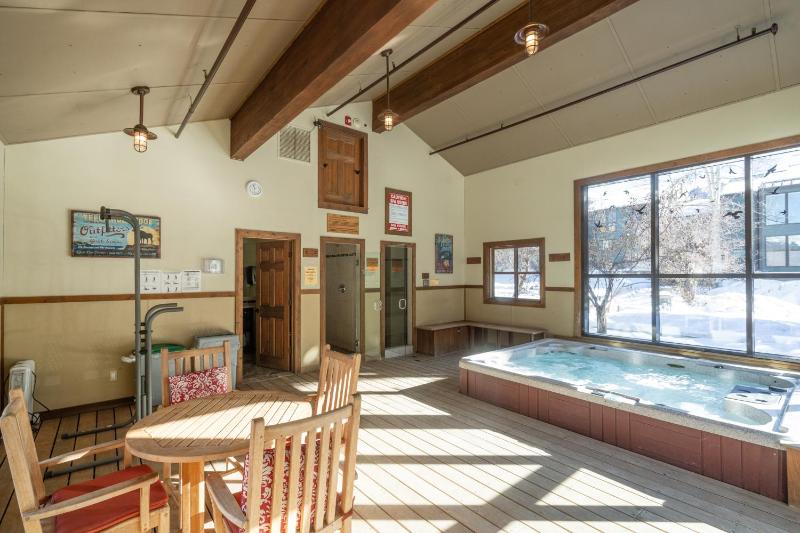 Experience mountain views in this spacious 3-bedroom Telluride Lodge #423 - image 24