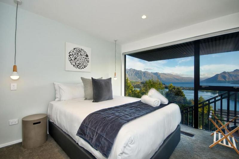Lofty Heights Spectacular views - image 18