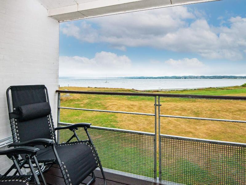 Bright Seaside Apartment in Ebeltoft - image 11