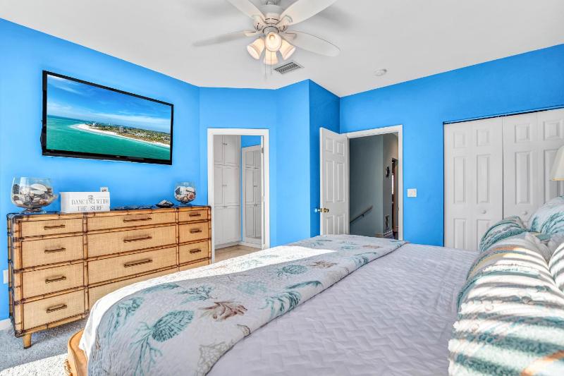 Beachside Haven - 650C - image 41