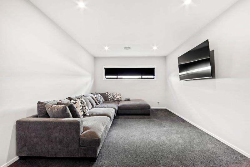 Catch & Relax - Pet Friendly - 4 Mins Walk to Beach - image 10