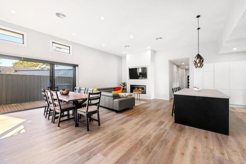Catch & Relax - Pet Friendly - 4 Mins Walk to Beach - image 13