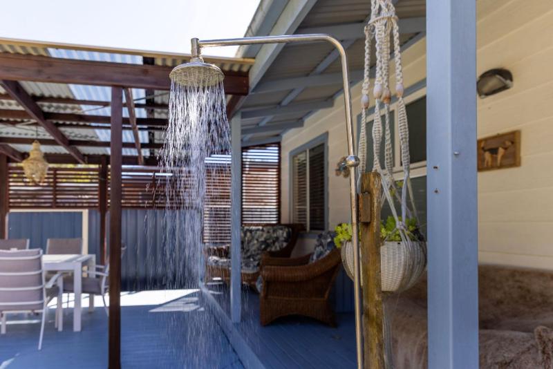 Happy House - Pet Friendly - 5 Min Walk to Beach - image 13