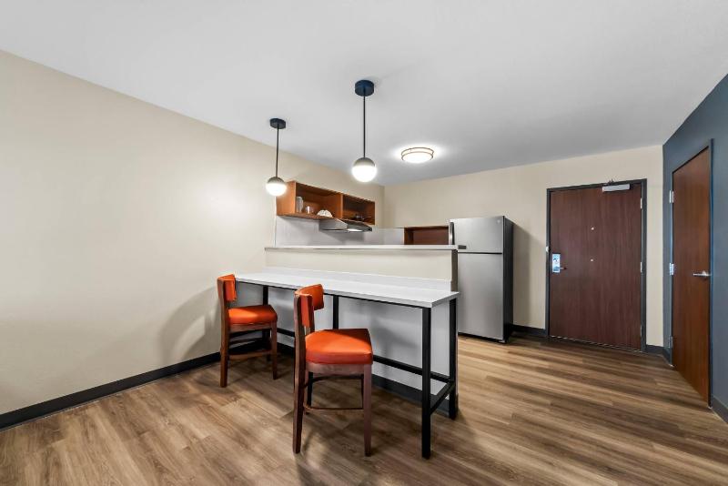 Everhome Suites San Antonio Lackland near SeaWorld by Choice Hotels - image 44