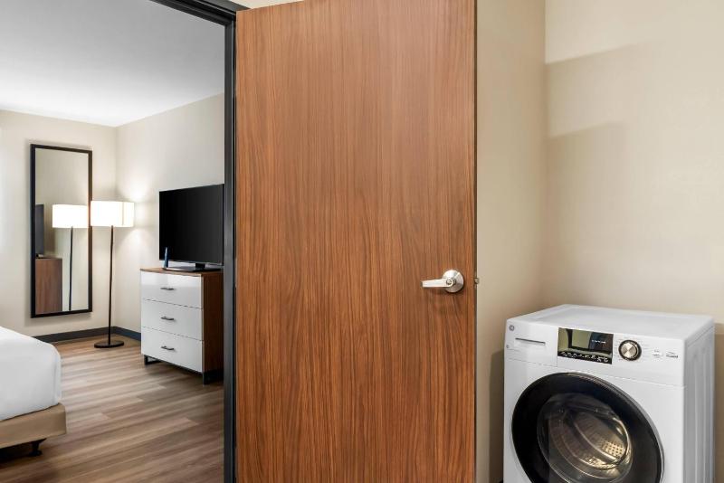 Everhome Suites San Antonio Lackland near SeaWorld by Choice Hotels - image 38
