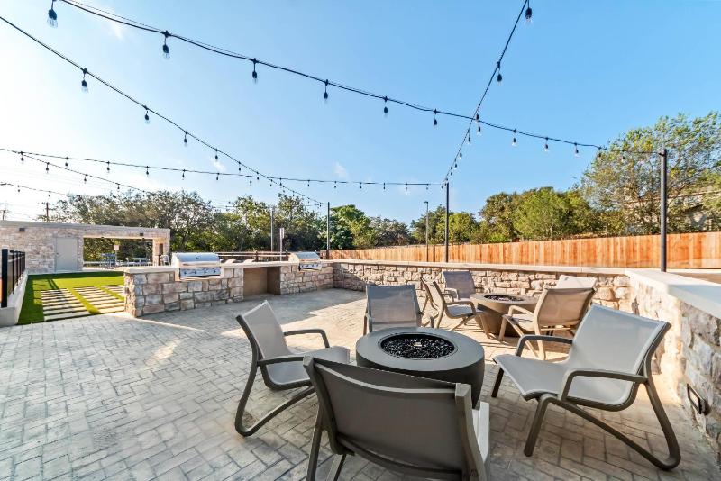 Everhome Suites San Antonio Lackland near SeaWorld by Choice Hotels - image 3