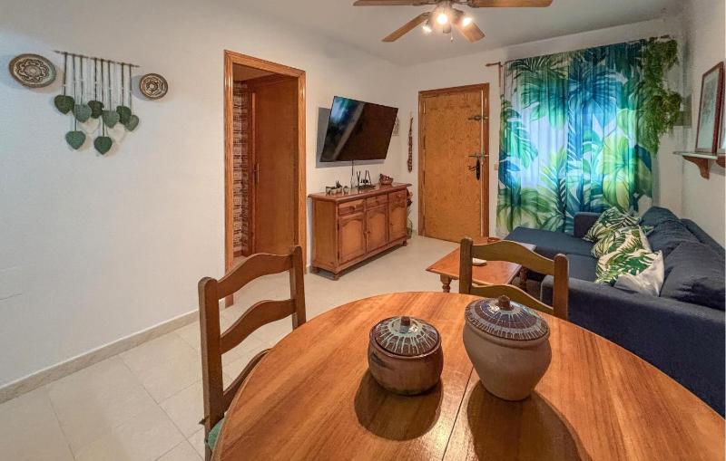 Beautiful Apartment In Torrevieja - image 11