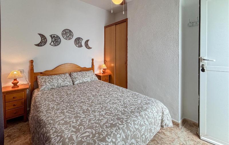 Beautiful Apartment In Torrevieja - image 10