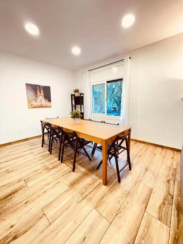 Apartamentos Tarradellas Sants Estació - image 13