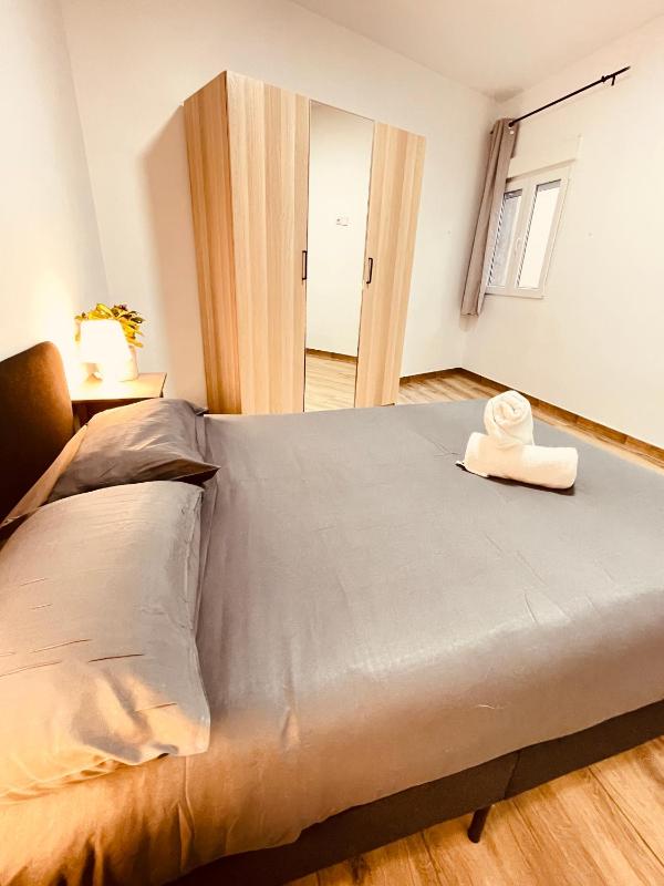 Apartamentos Tarradellas Sants Estació - image 5