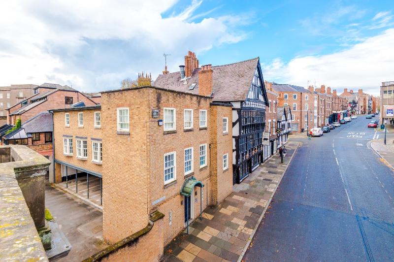 Riverside Studios in the Centre of Chester - image 9
