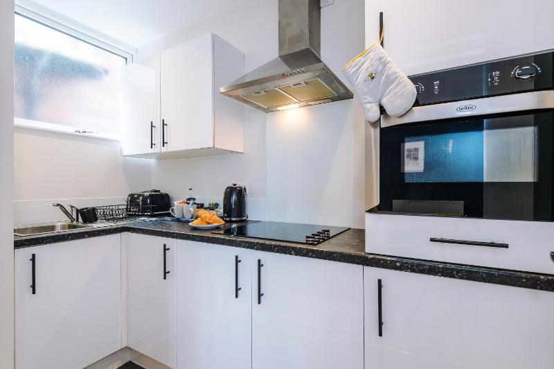 Riverside Studios in the Centre of Chester - image 12