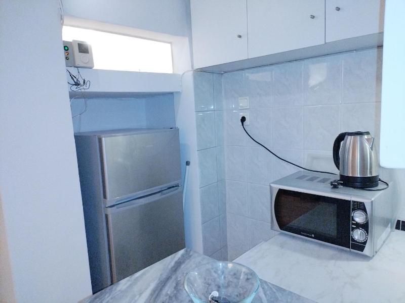 White Tower Cozy Studio OYR1 - image 15