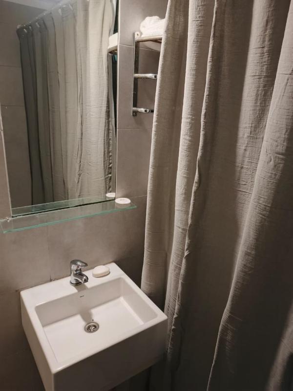 Beautiful apartment in quiet area - image 16