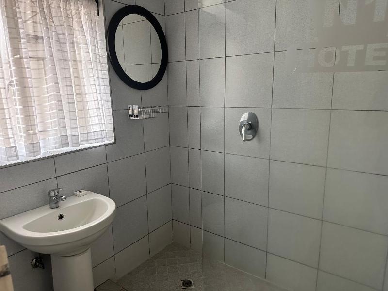N1 Hotel Samora Machel Harare - image 7