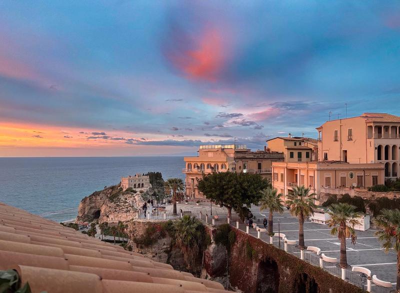 B&B Island Tropea -Sea View Rooms & Suites- - image 43