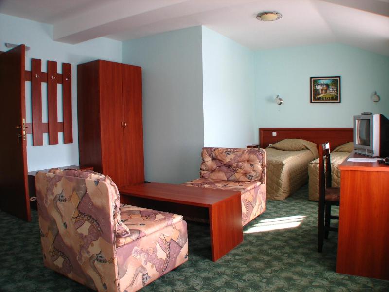 Bariakov Family Hotel - image 34
