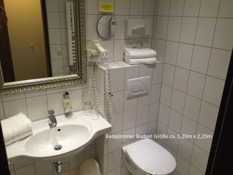 Economy Double Room image 2