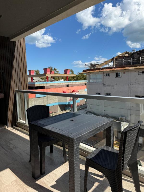 Dpto centrico con pileta y parrilla - image 19