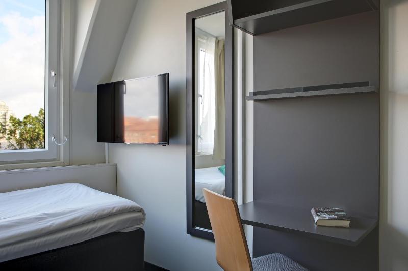 Single Room image 2
