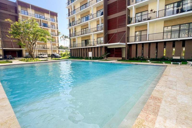 Cozy 2BD Condo Near Beach - image 25