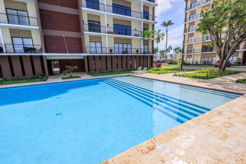 Cozy 2BD Condo Near Beach - image 39
