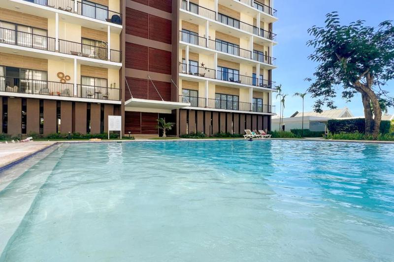 Cozy 2BD Condo Near Beach - image 35