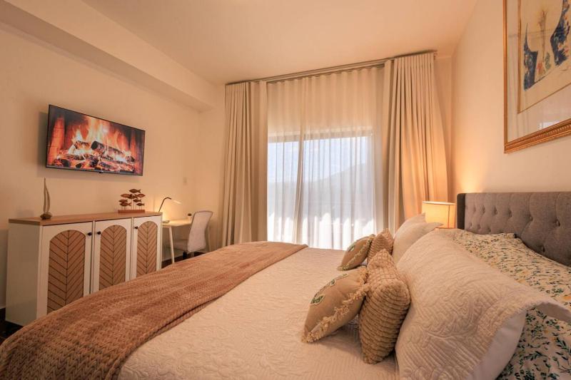 Cozy 2BD Condo Near Beach - image 23