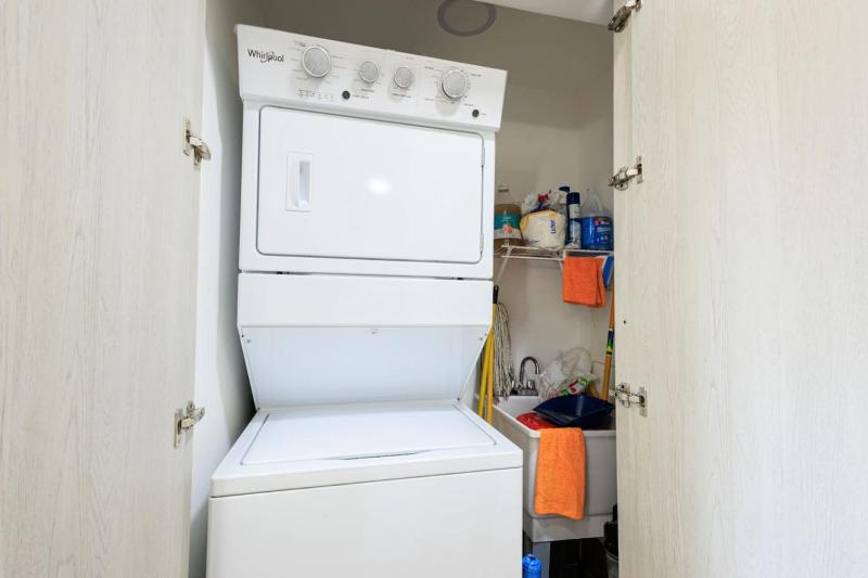Cozy 2BD Condo Near Beach - image 22