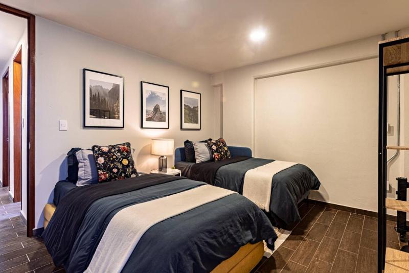 Private Balcony Home with Parking - image 19