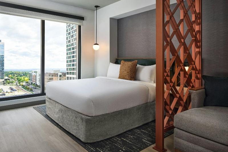 Apiary Hotel Belleview Station Denver - image 4