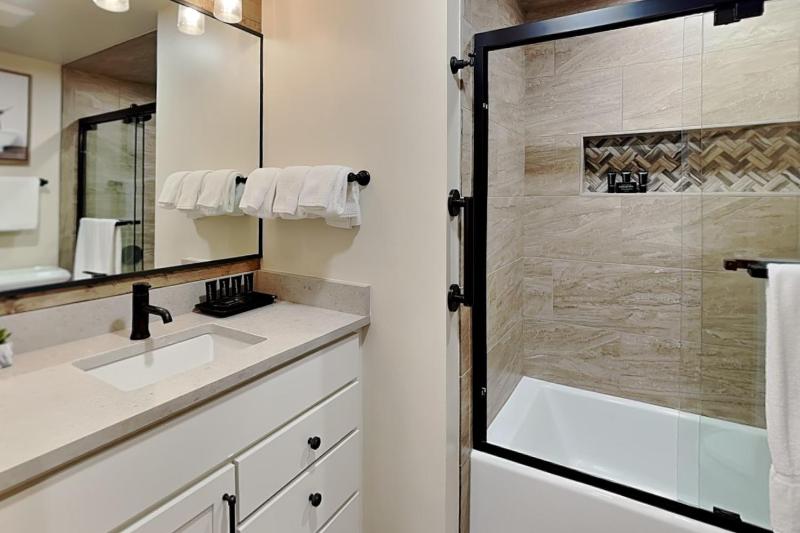 Timberline Condominiums 3 Bedroom Premier Unit B1A - image 18