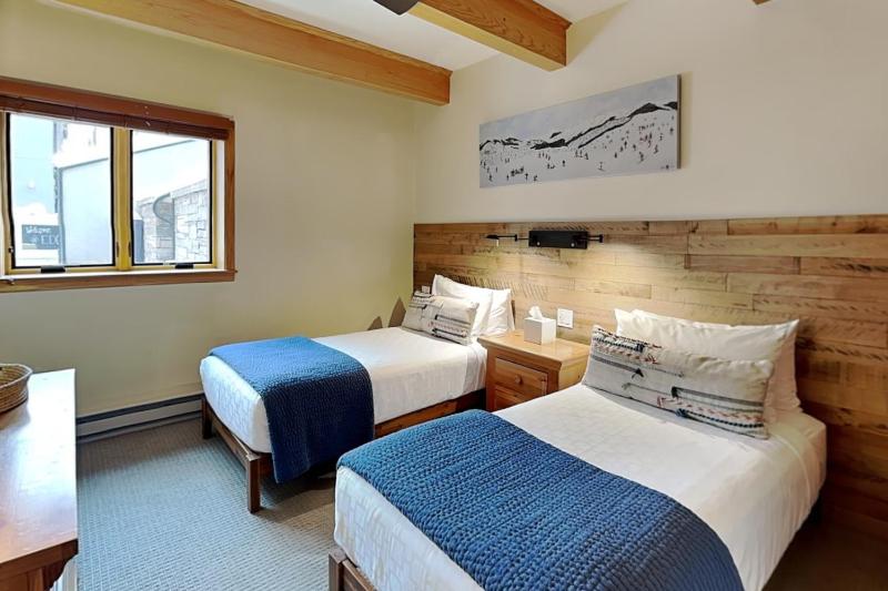 Timberline Condominiums 3 Bedroom Premier Unit B1A - image 23