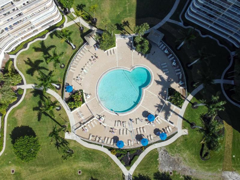 Beachfront apartment with stunning views & wraparound balcony - image 44