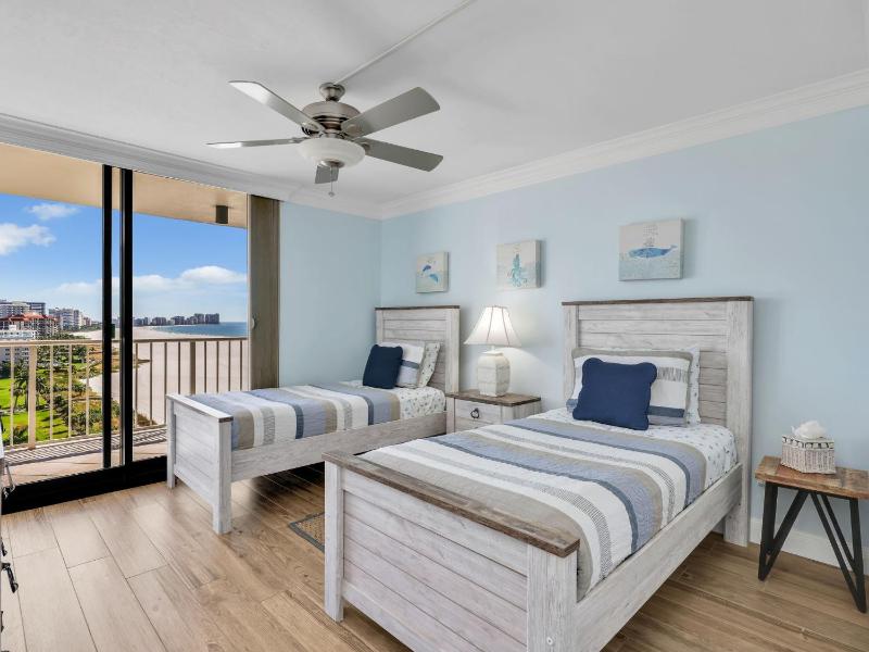 Beachfront apartment with stunning views & wraparound balcony - image 10
